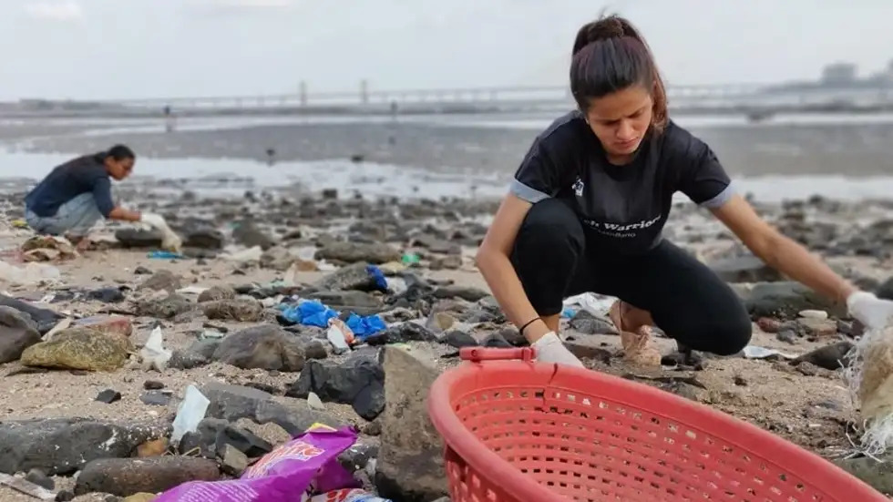 A beach clean-up movement for the Earth Day 2023 celebration in India