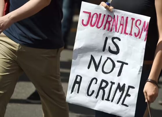 Gambar demonstrasi kebebasan pers di Berlin (Sumber : howstuffworks)