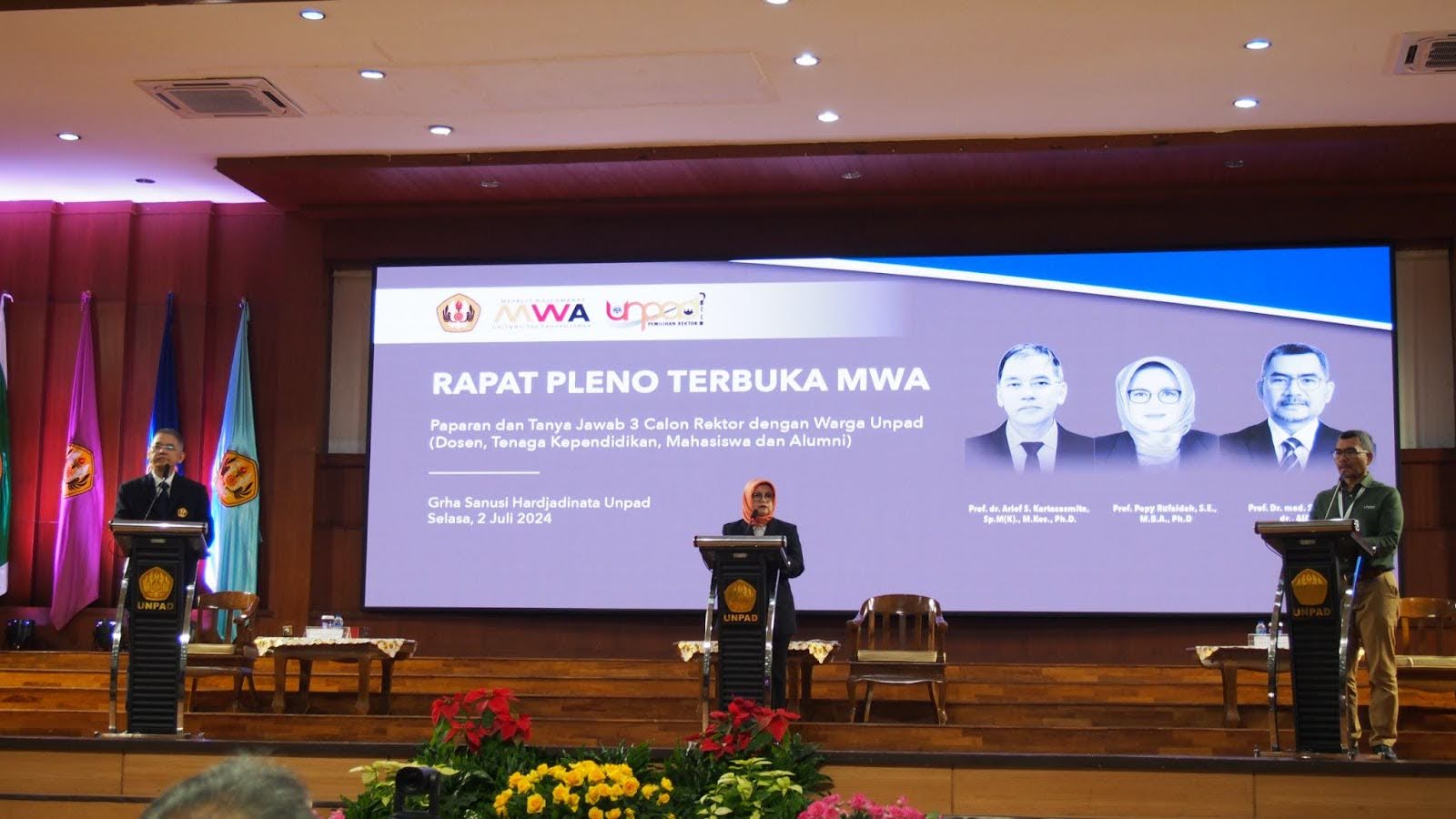 Arief S. Kartasasmita dalam Debat Calon Rektor (Rapat Pleno Terbuka MWA) (Sumber: Naia Emmyra)