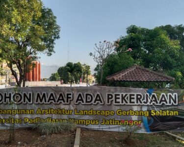 Gambar Pemberitahuan Proyek Revitalisasi Gerlam (Sumber: Fotografi Warta Kema)