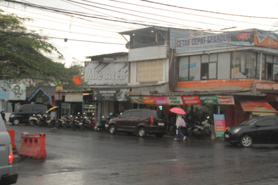 Kondisi Jalan Winaya Mukti setelah diperbaiki (Foto: Razan Jayaputra Partadinata)