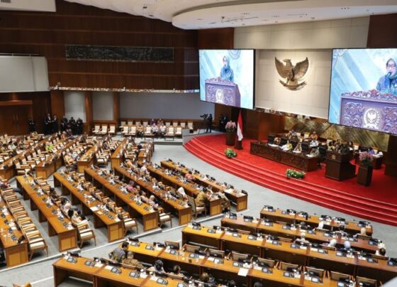 Rapat Paripurna DPR terkait pengambilan keputusan atas Rancangan Undang-Undang (RUU) tentang Perubahan Keempat atas Undang-Undang Nomor 19 Tahun 2003 tentang BUMN di Gedung DPR, Jakarta, Kamis (2/10) (Sumber: Kementerian PANRB)