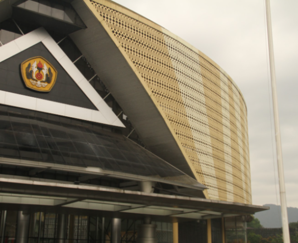 Gedung Rektorat Universitas Padjadjaran (Sumber: Warta Kema Unpad)